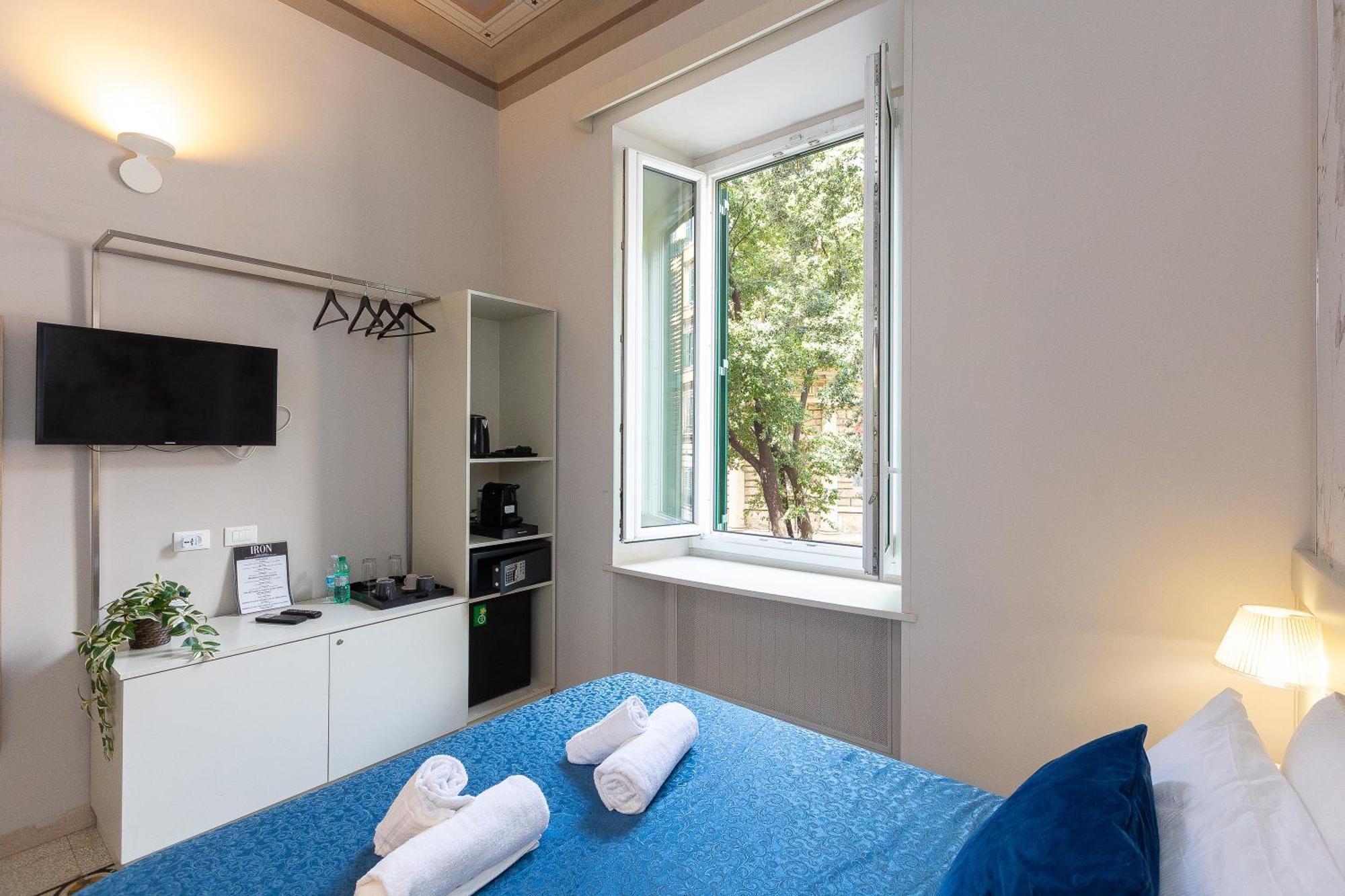 Iron Cityaus Termini Рим Экстерьер фото