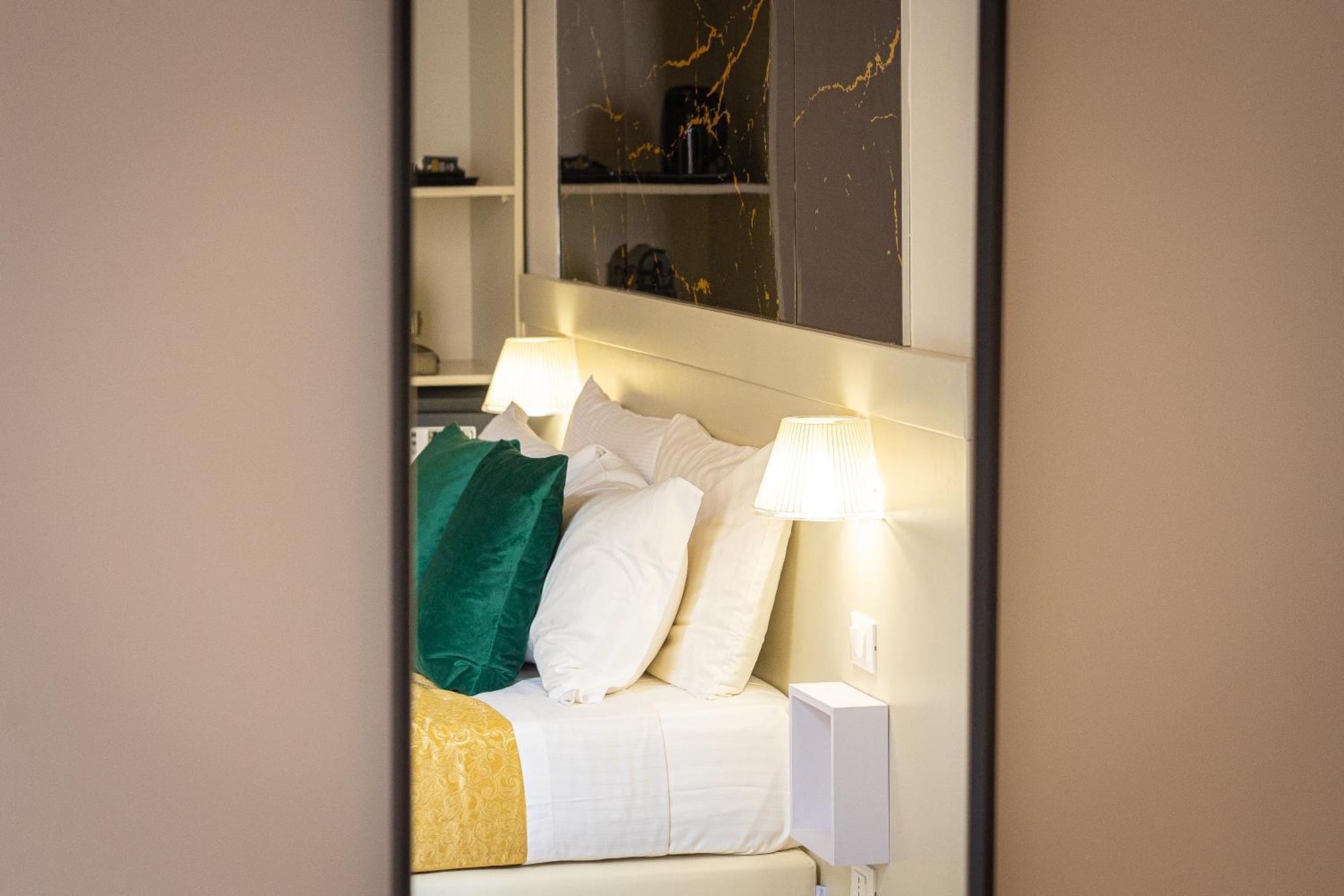 Iron Cityaus Termini Рим Экстерьер фото