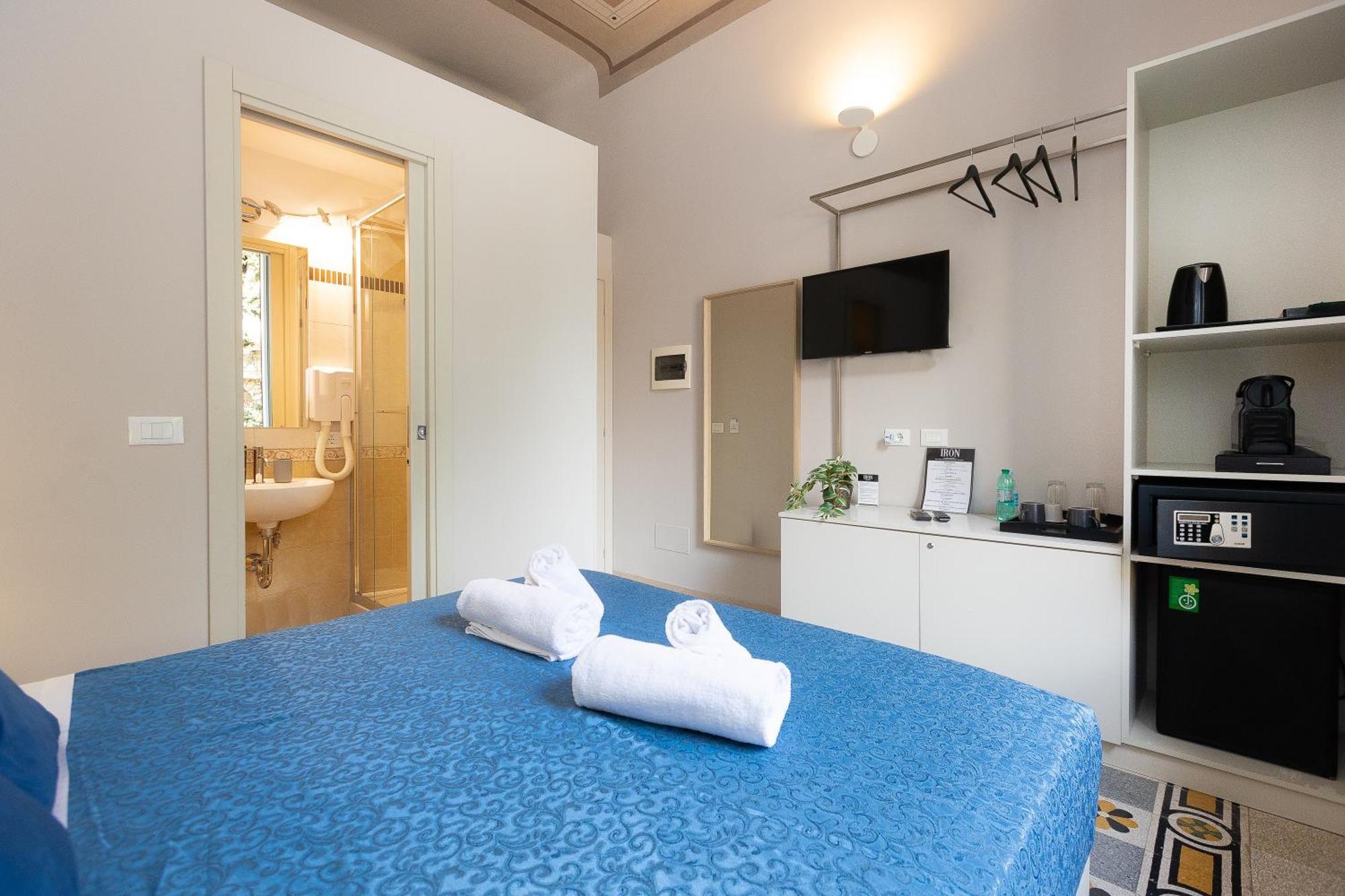 Iron Cityaus Termini Рим Экстерьер фото