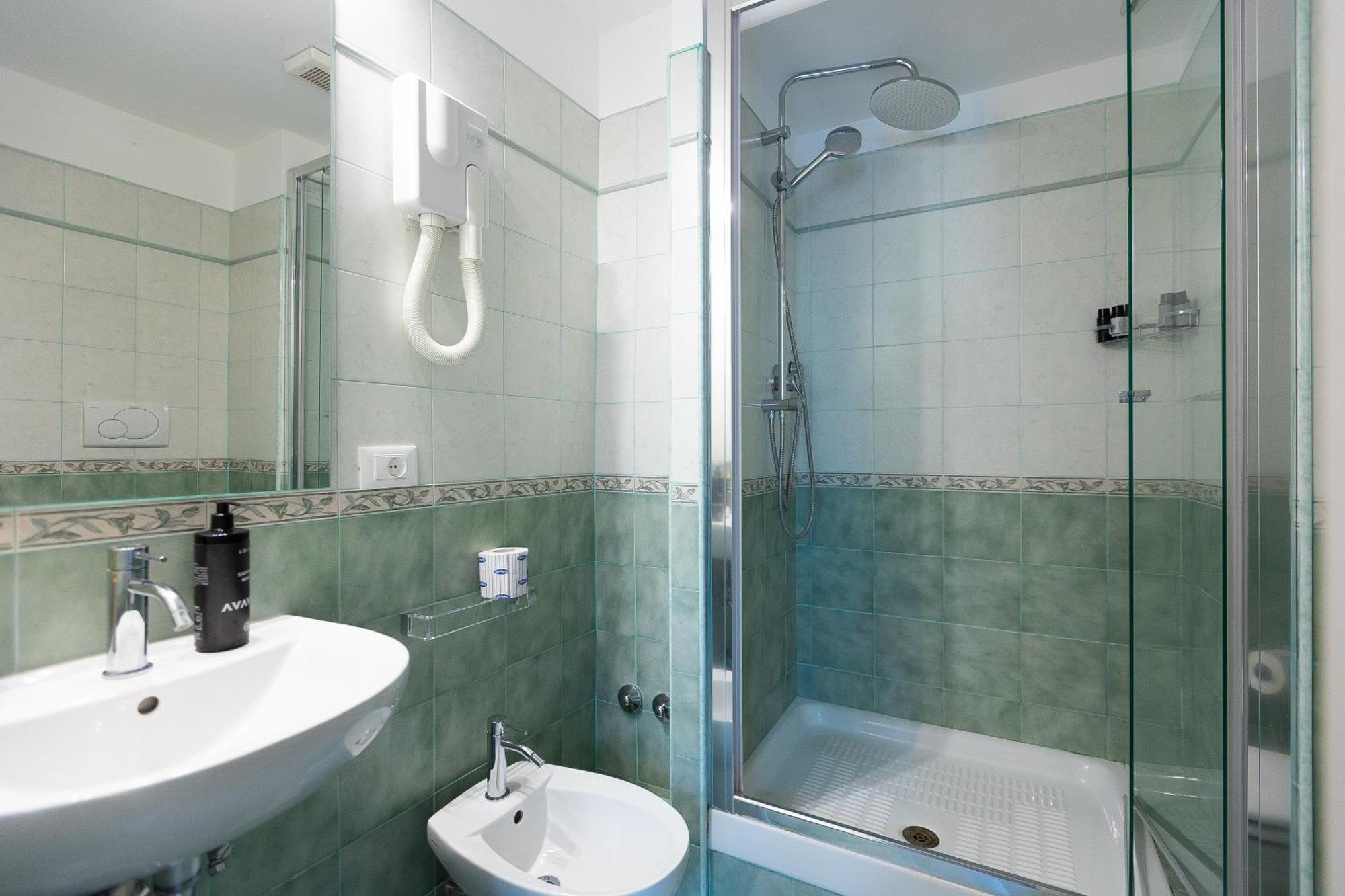 Iron Cityaus Termini Рим Экстерьер фото