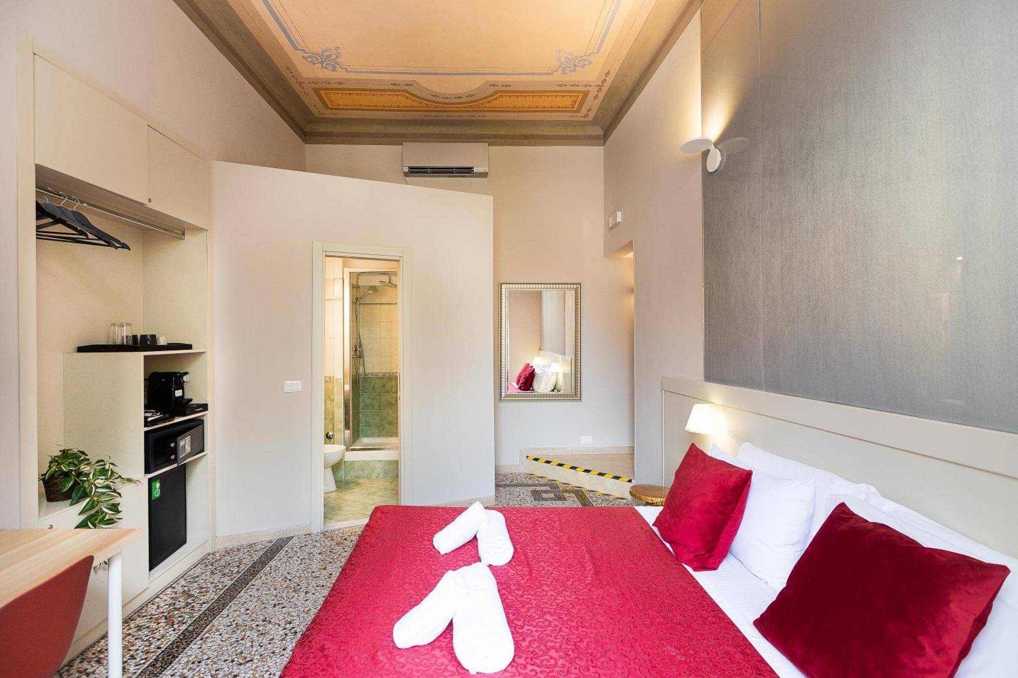 Iron Cityaus Termini Рим Экстерьер фото