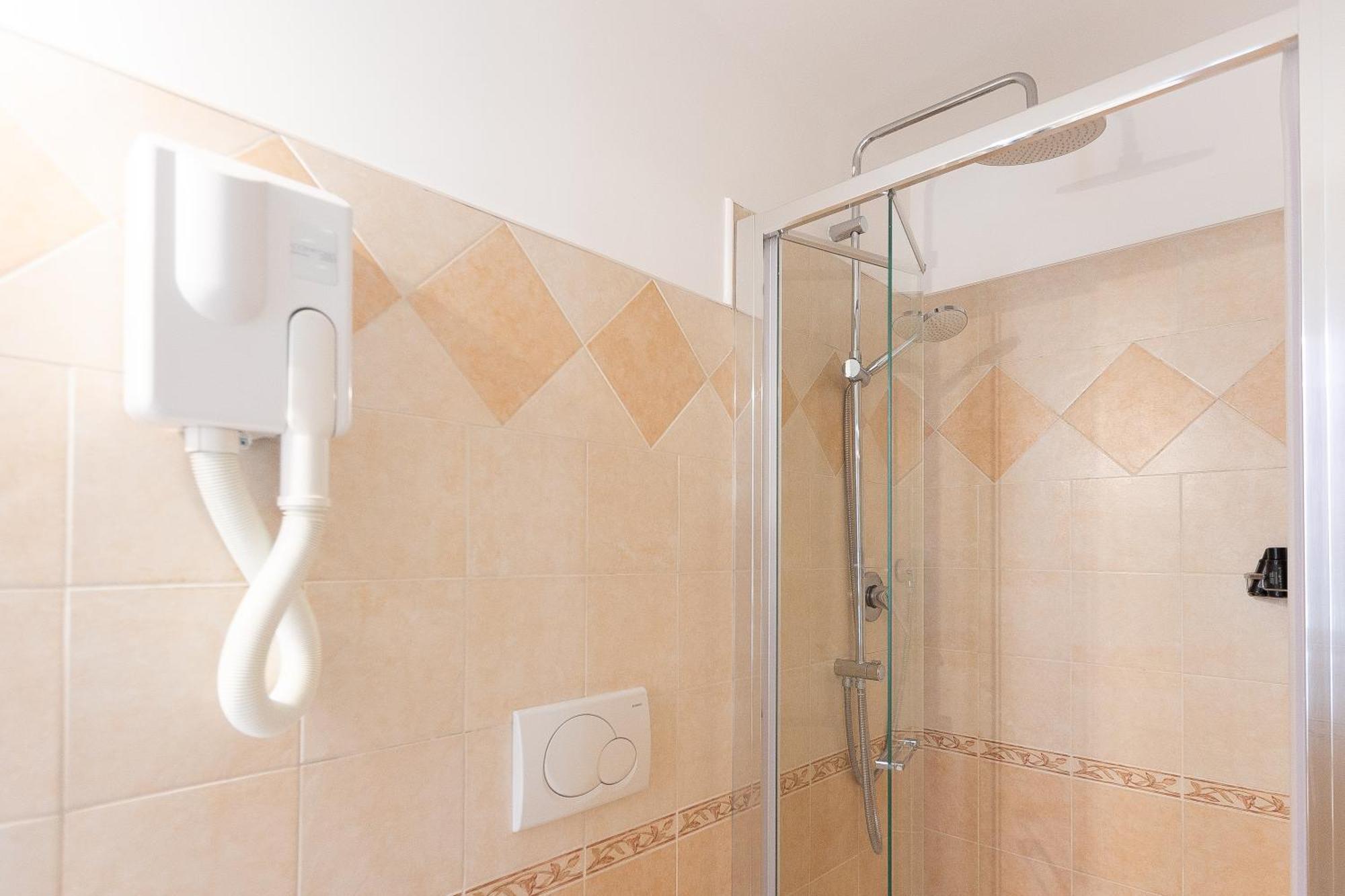 Iron Cityaus Termini Рим Экстерьер фото