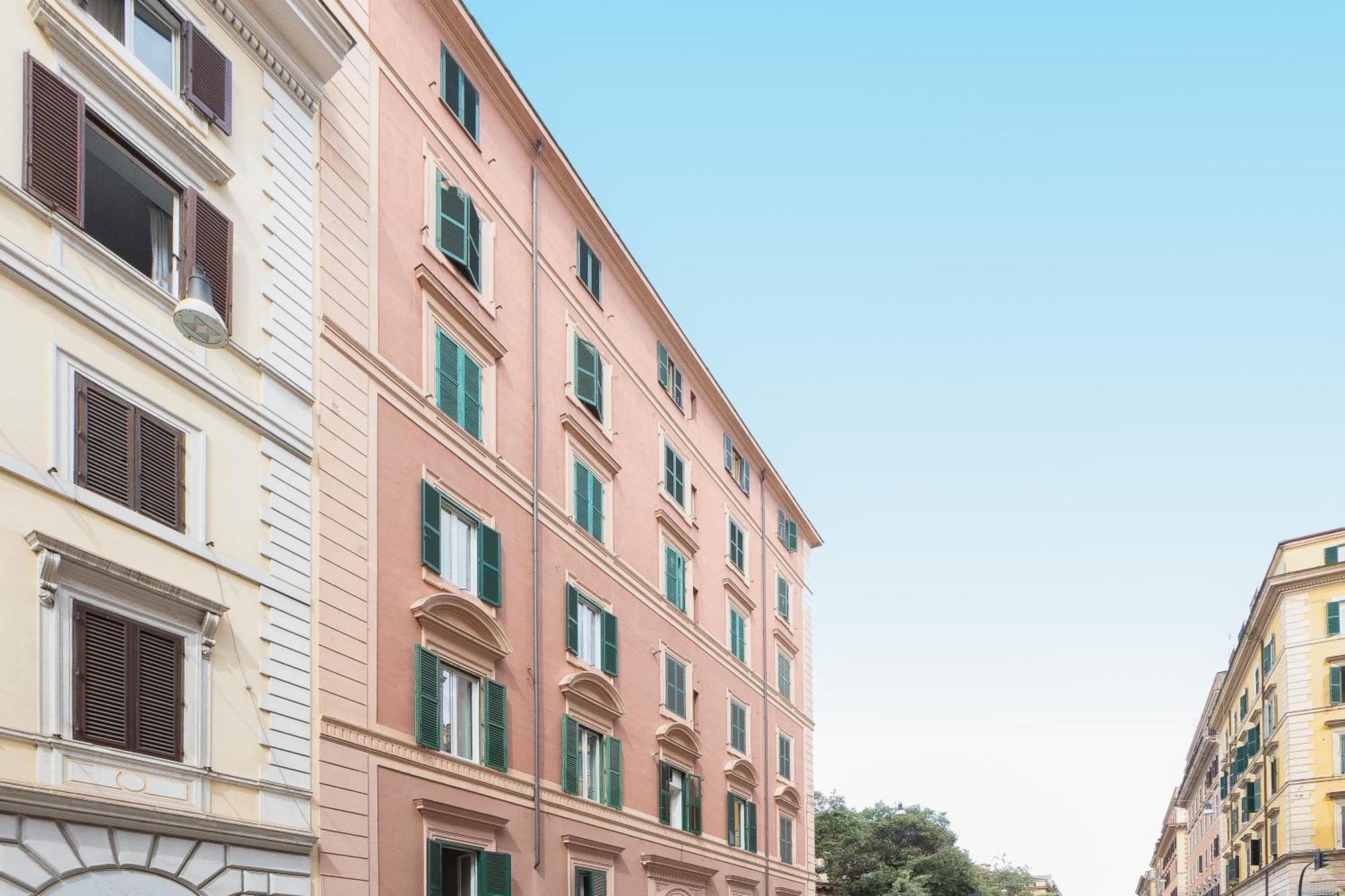 Iron Cityaus Termini Рим Экстерьер фото